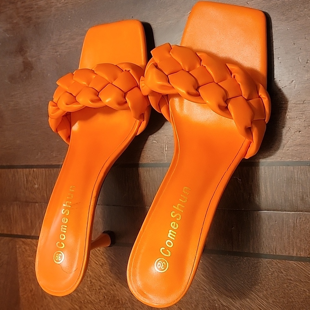 ComeShun, size 39 (8 1/2), Orange